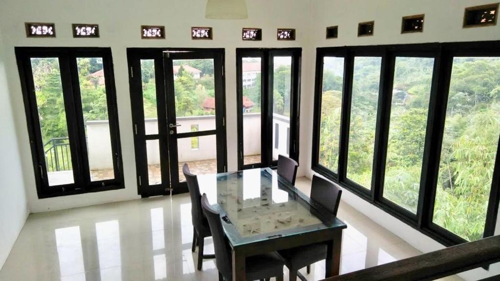 Villa Kay Mountain Bogor Extérieur photo